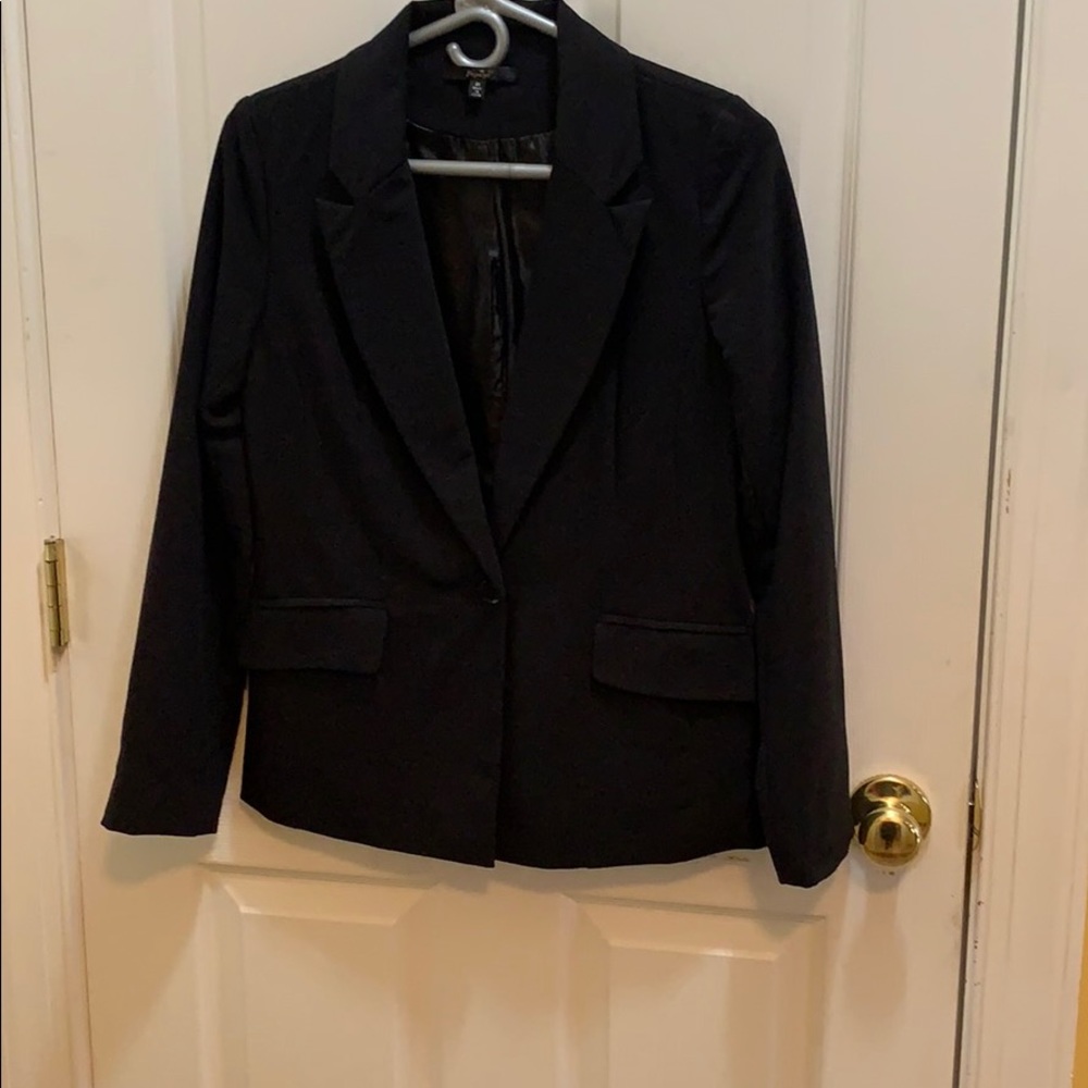 Papaya Black Suit